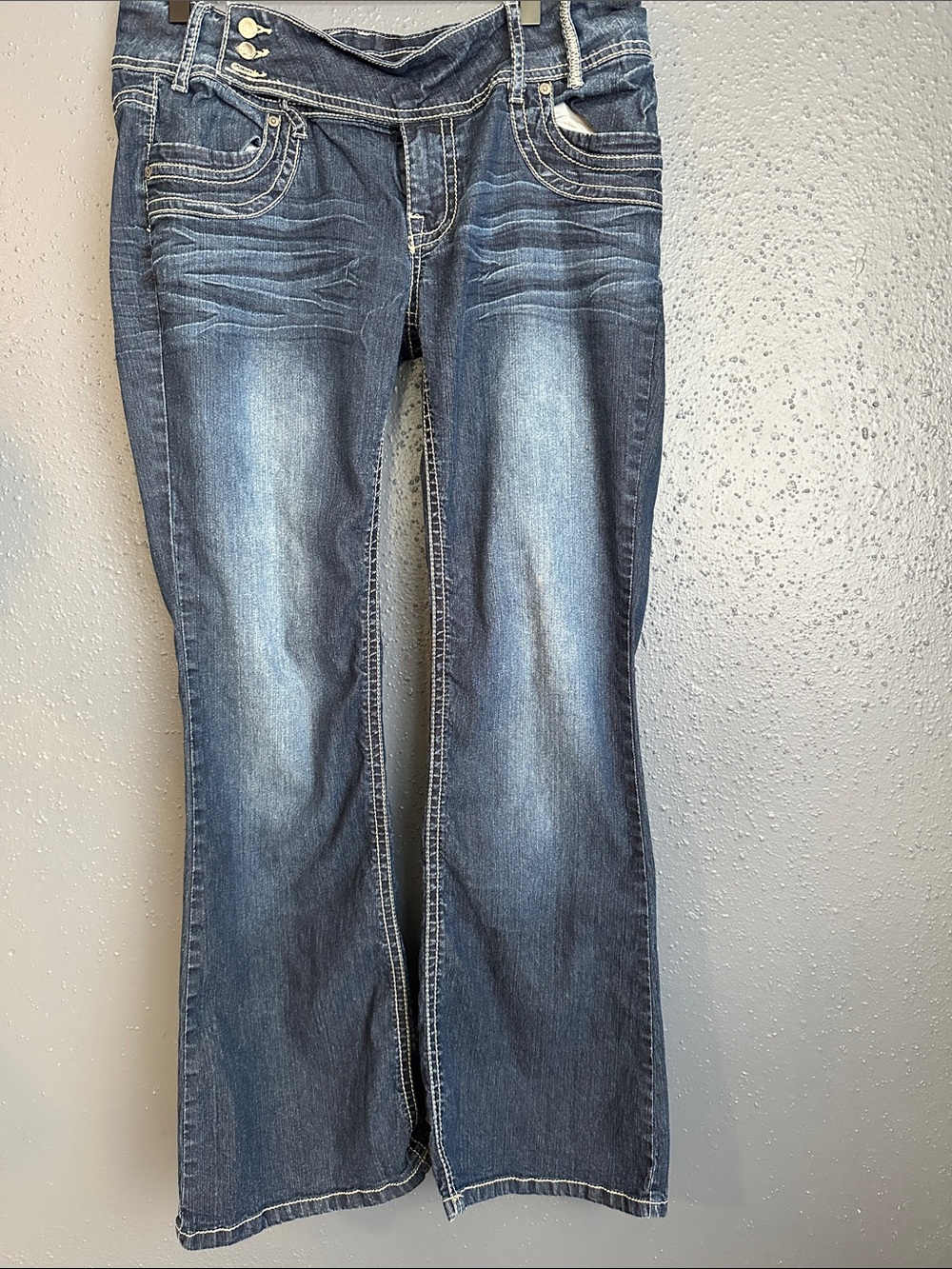 Women’s distress flared Jeans, pants